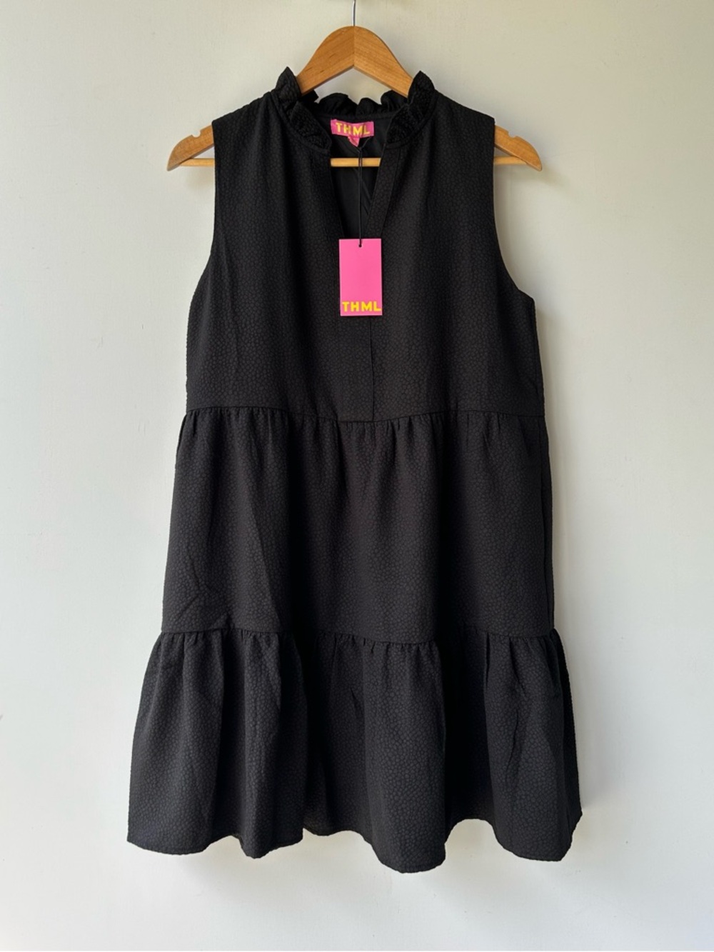 THML Dress Black Textured Tiered Sleeveless V-neck Lined Women’s Size Small NWT